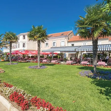 1 Bedroom Amazing In Biograd * Biograd Na Moru