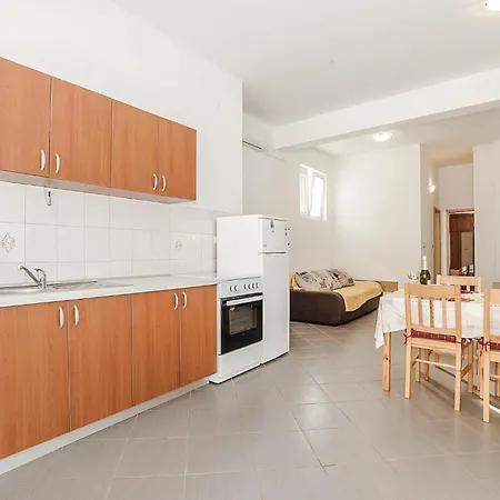 1 Bedroom Amazing In Biograd