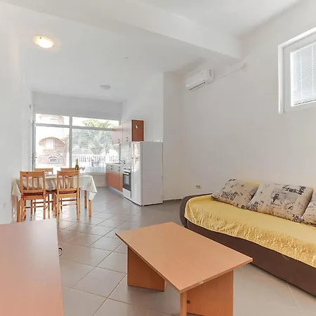 Apartment In Biograd With Wifi