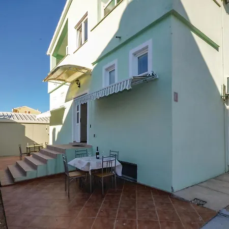1 Bedroom Amazing In Biograd Apartamento *