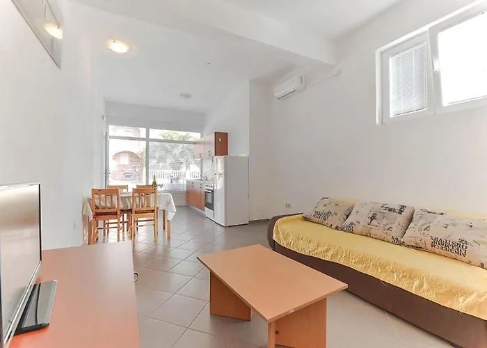 Apartamento 1 Bedroom Amazing In Biograd