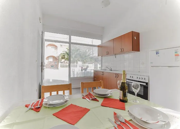 1 Bedroom Amazing In Biograd Apartamento Biograd Na Moru